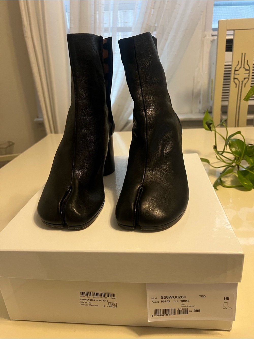 Maison Martin Margiela White Ankle Boots Box Label (Tabi Boot)